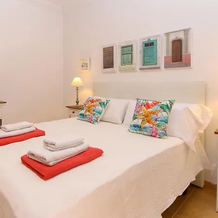 Casas Nohara, Playa Blanca Willa *